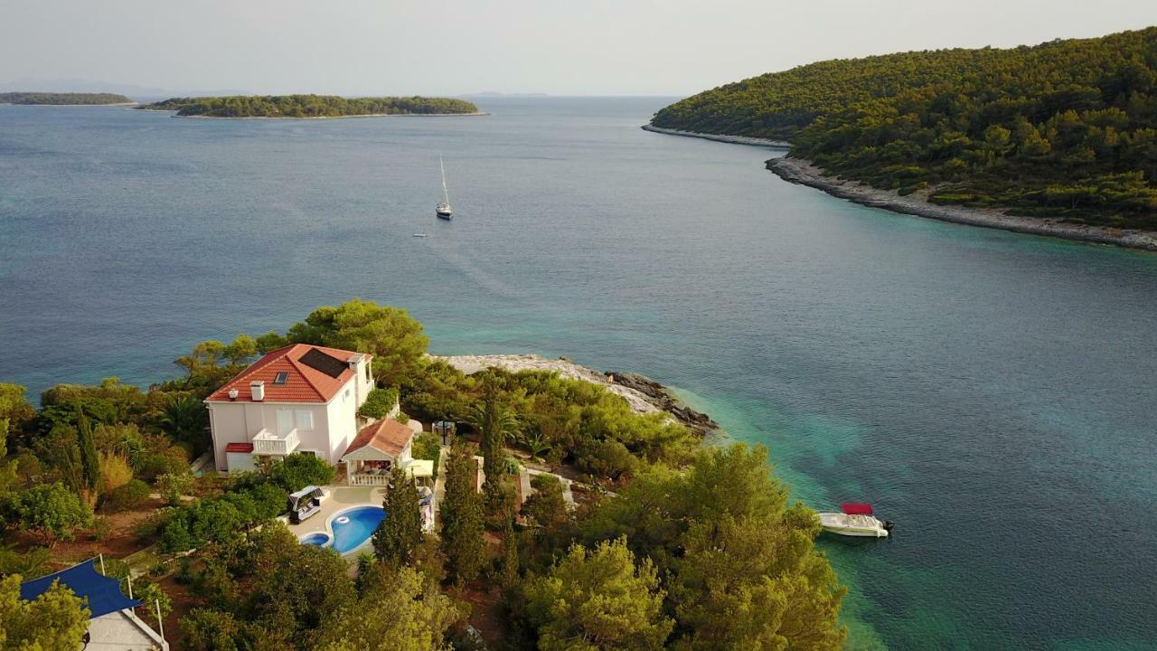 Waterfront Villa With Pool Vela Luka Exterior photo