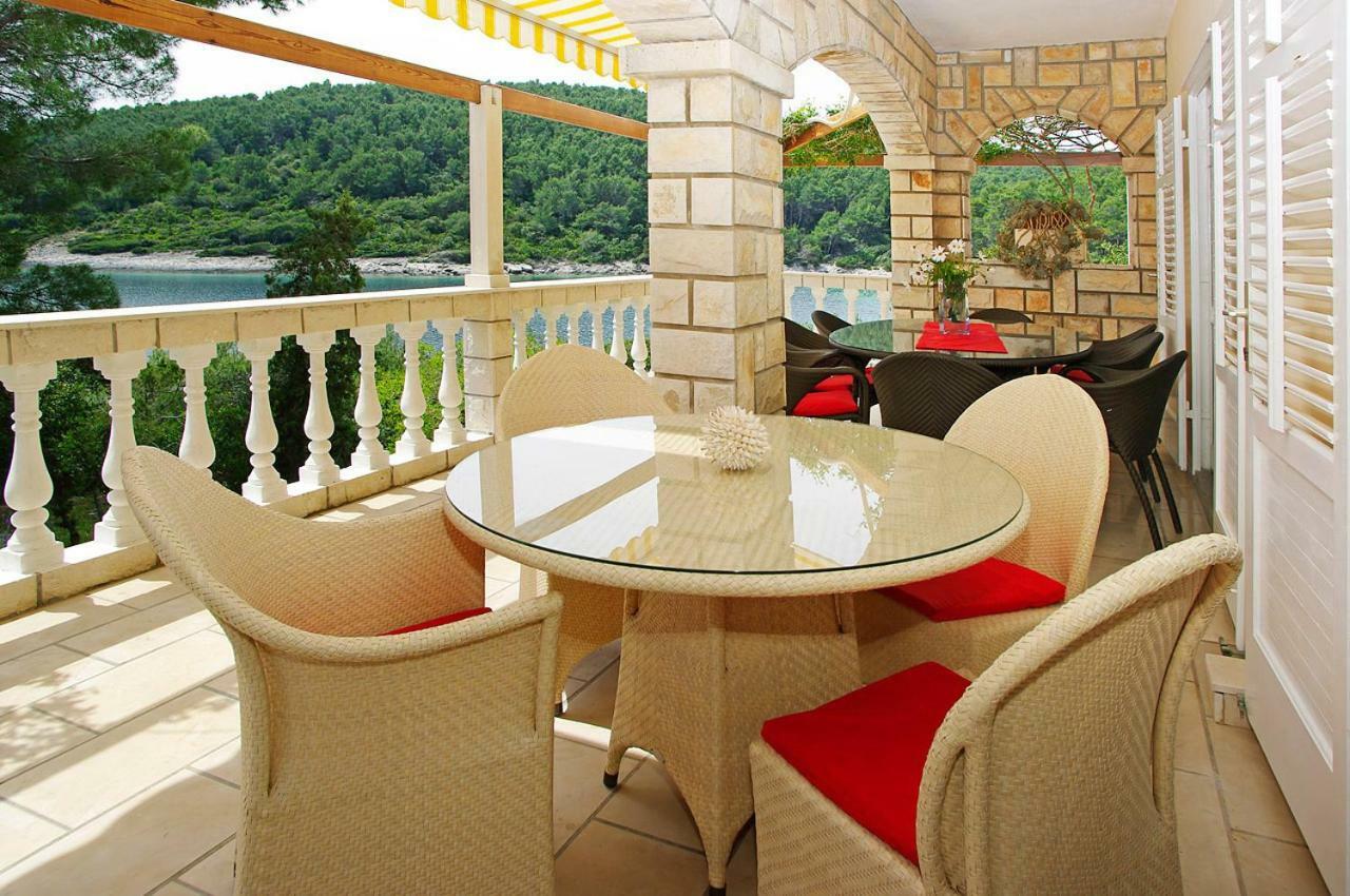 Waterfront Villa With Pool Vela Luka Exterior photo
