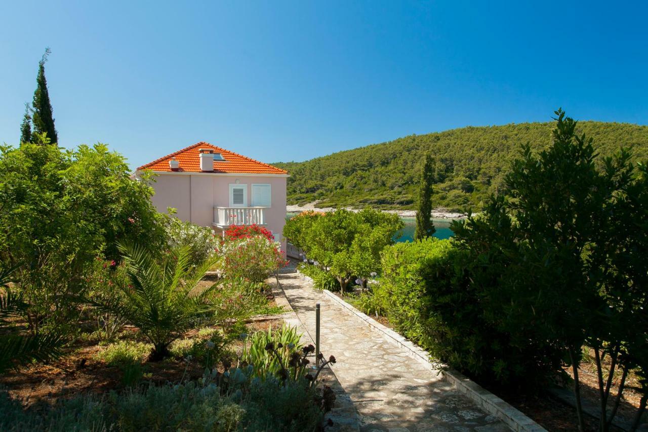 Waterfront Villa With Pool Vela Luka Exterior photo