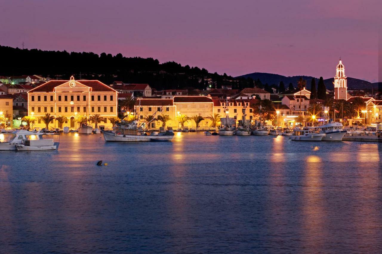Waterfront Villa With Pool Vela Luka Exterior photo