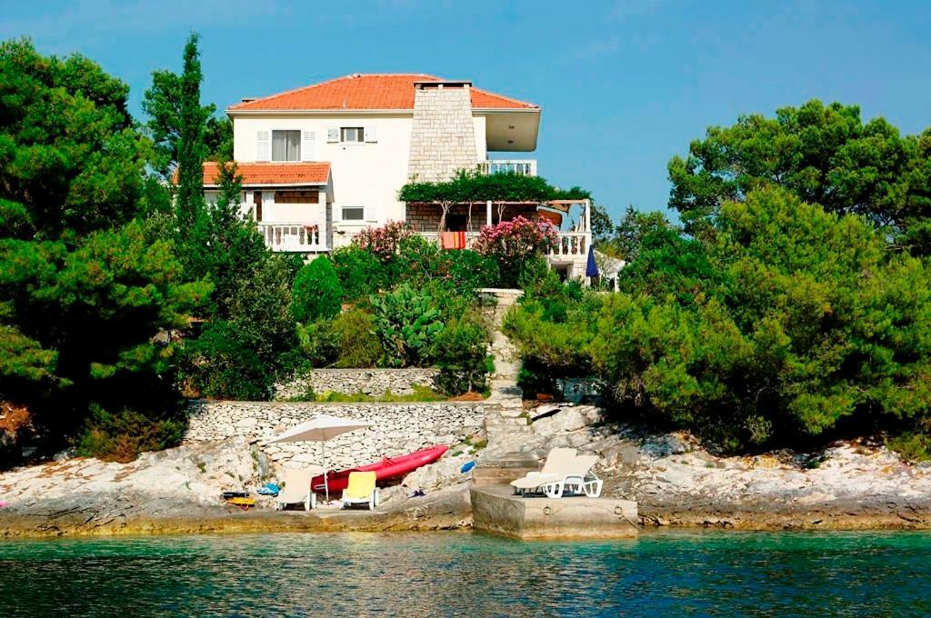 Waterfront Villa With Pool Vela Luka Exterior photo