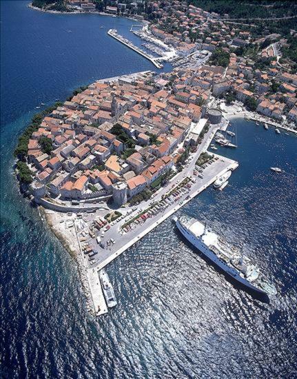 Waterfront Villa With Pool Vela Luka Exterior photo