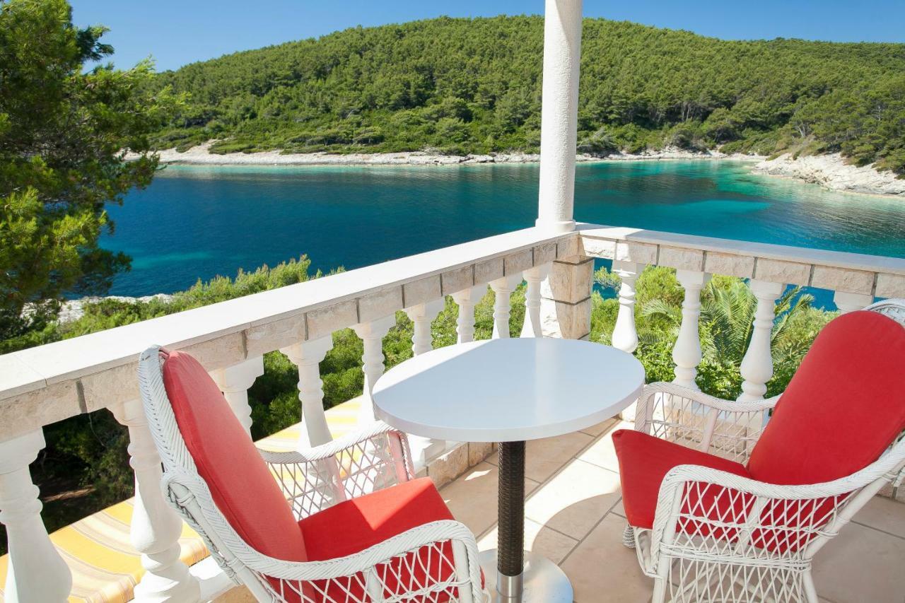 Waterfront Villa With Pool Vela Luka Exterior photo